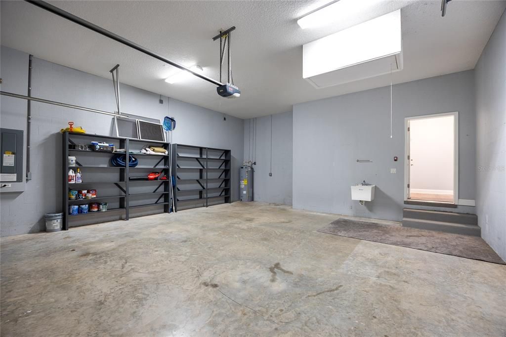 For Sale: $739,000 (3 beds, 3 baths, 2209 Square Feet)