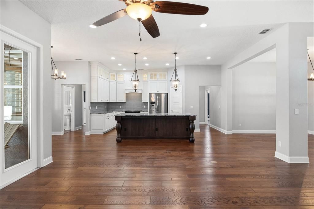For Sale: $739,000 (3 beds, 3 baths, 2209 Square Feet)
