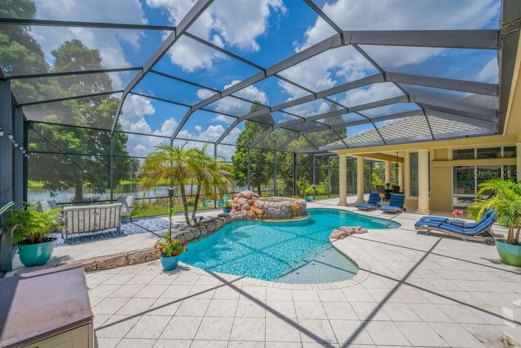 En Venta: $1,500,000 (4 camas, 5 baños, 4484 Pies cuadrados)