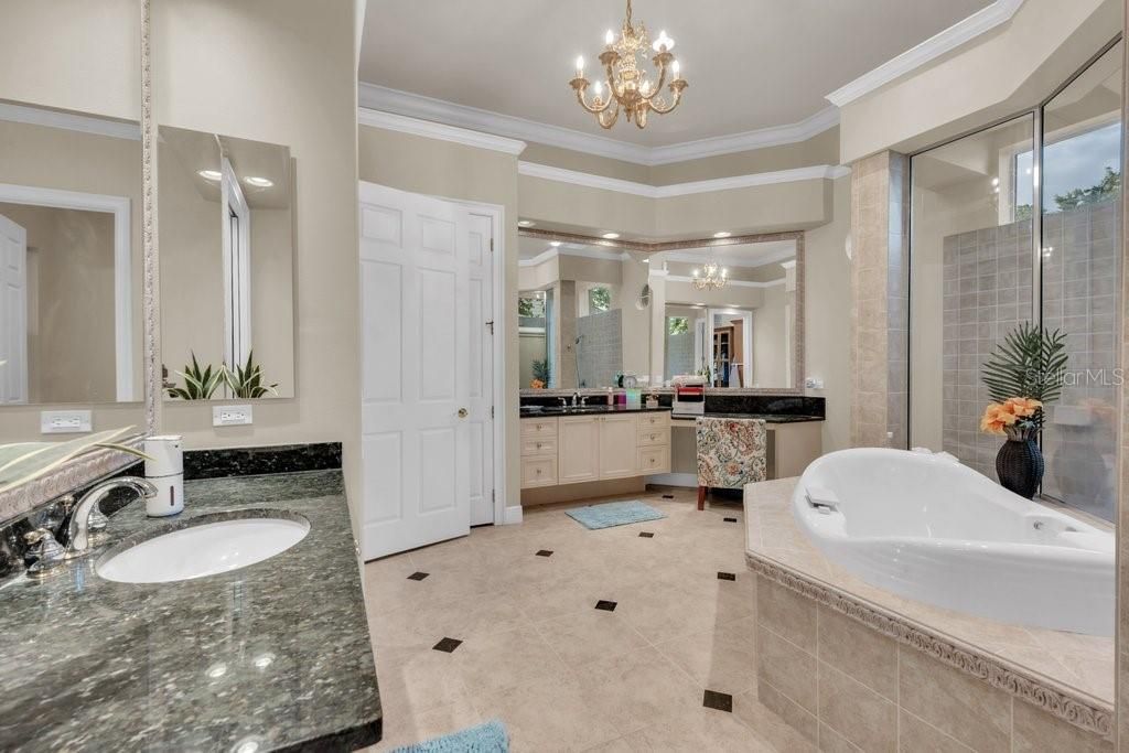 En Venta: $1,500,000 (4 camas, 5 baños, 4484 Pies cuadrados)