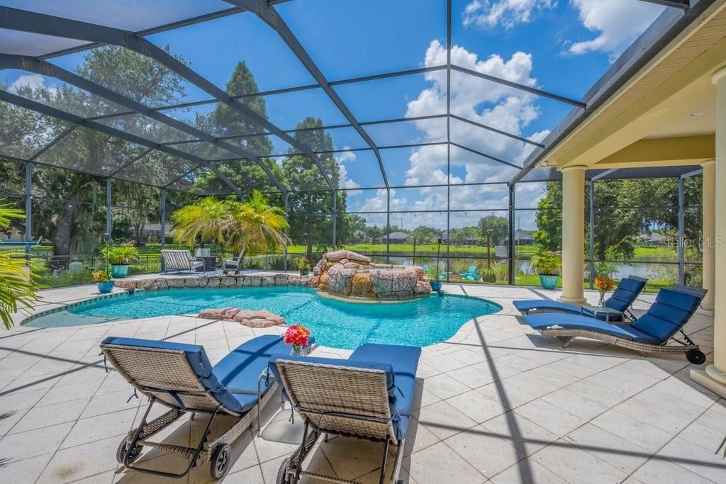 En Venta: $1,500,000 (4 camas, 5 baños, 4484 Pies cuadrados)