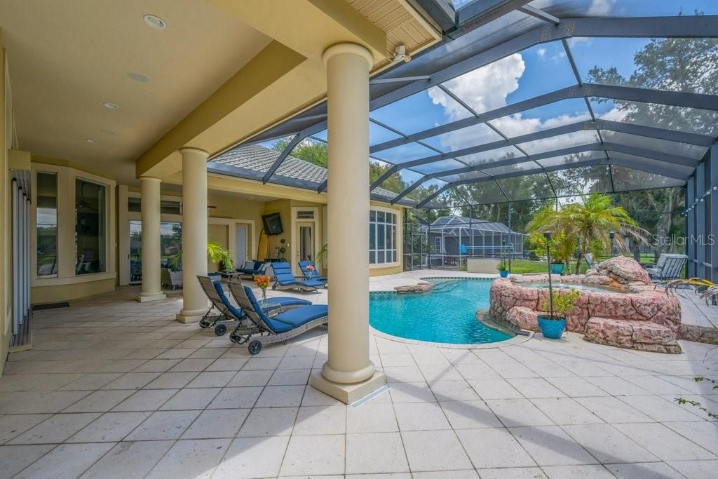 En Venta: $1,500,000 (4 camas, 5 baños, 4484 Pies cuadrados)