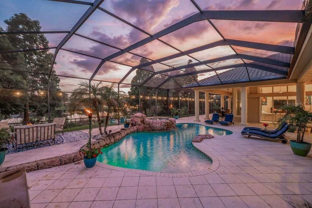 En Venta: $1,500,000 (4 camas, 5 baños, 4484 Pies cuadrados)