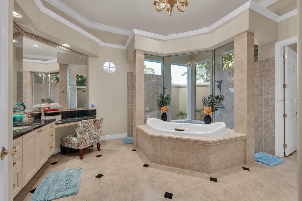 En Venta: $1,500,000 (4 camas, 5 baños, 4484 Pies cuadrados)