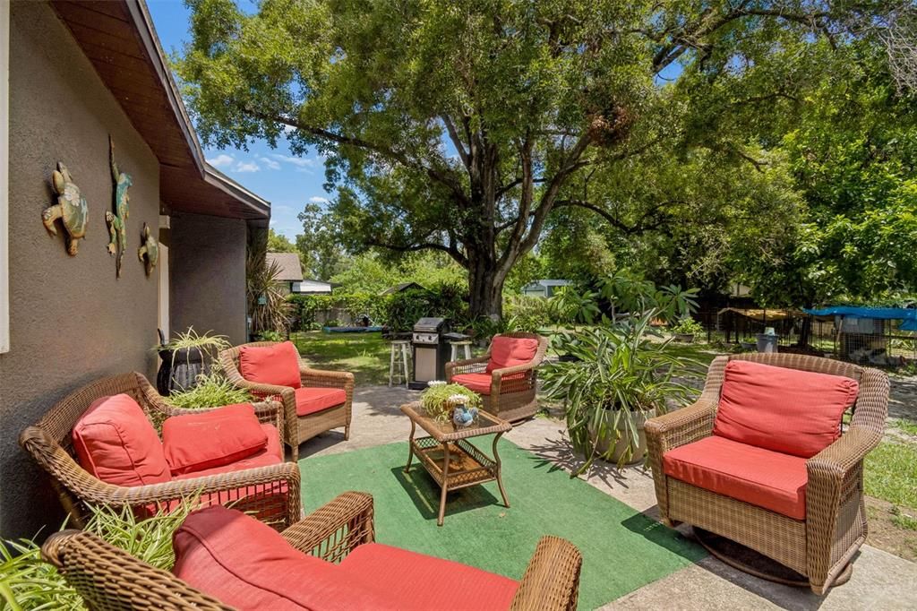 For Sale: $439,900 (3 beds, 2 baths, 1412 Square Feet)