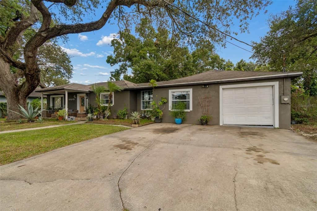 For Sale: $439,900 (3 beds, 2 baths, 1412 Square Feet)