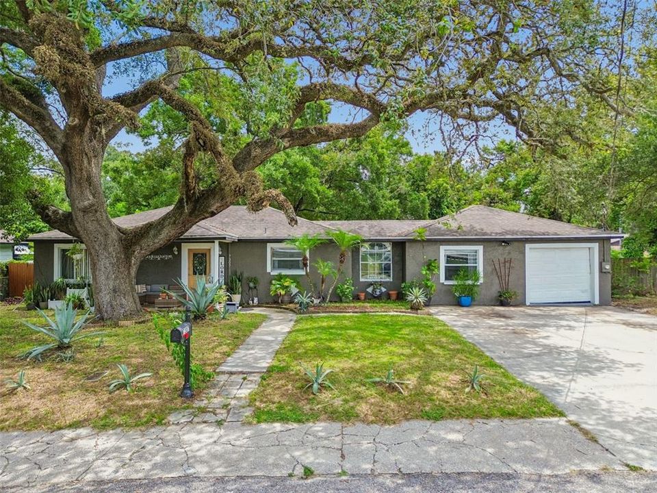 For Sale: $439,900 (3 beds, 2 baths, 1412 Square Feet)