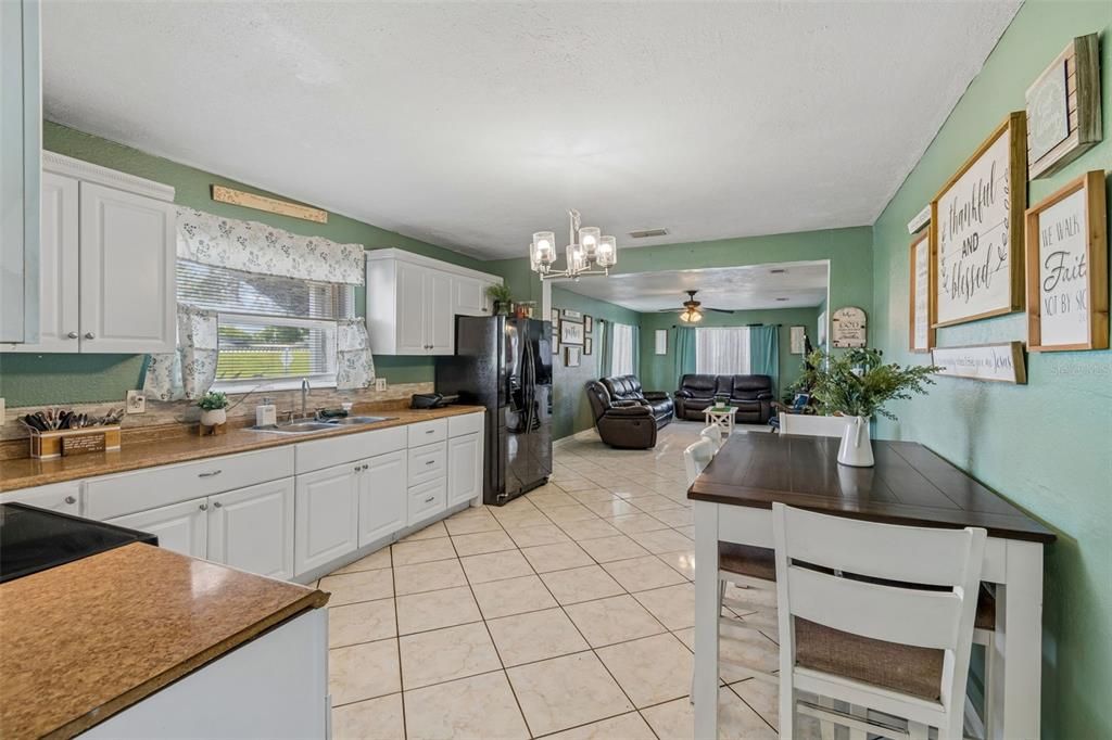 For Sale: $439,900 (3 beds, 2 baths, 1412 Square Feet)