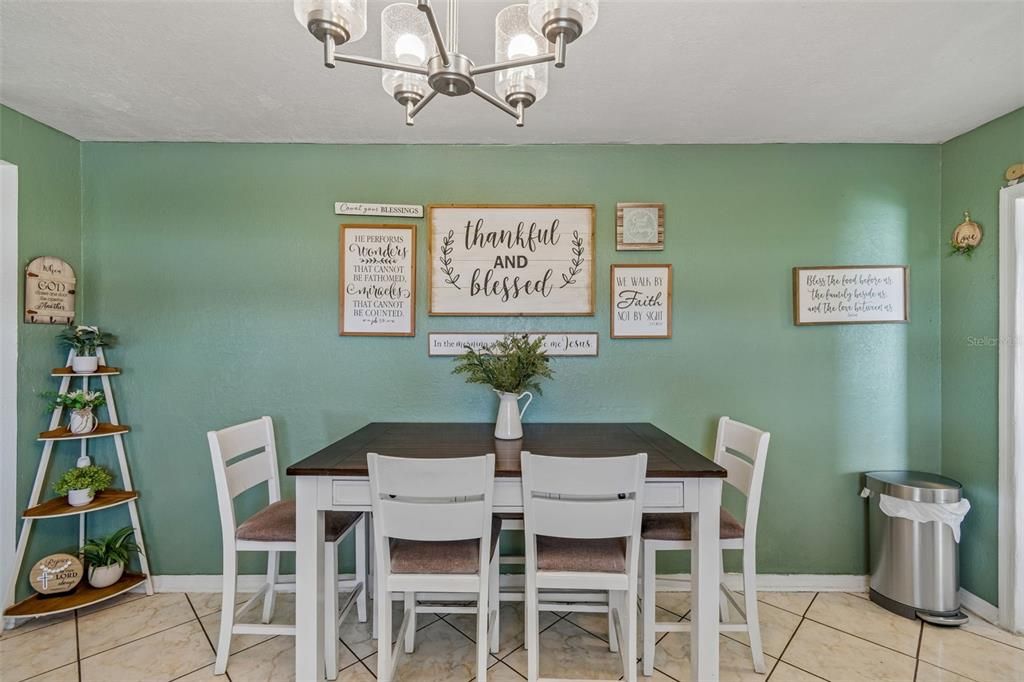 For Sale: $439,900 (3 beds, 2 baths, 1412 Square Feet)