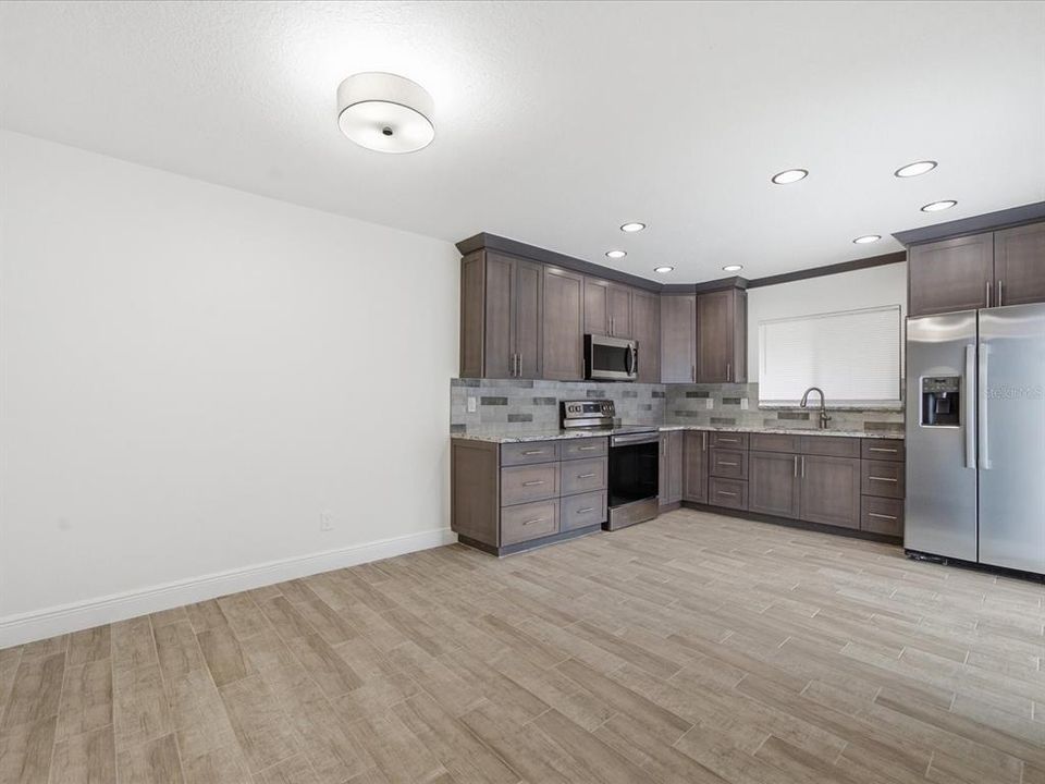 For Rent: $2,300 (2 beds, 2 baths, 1312 Square Feet)