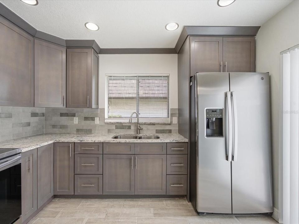 For Rent: $2,300 (2 beds, 2 baths, 1312 Square Feet)