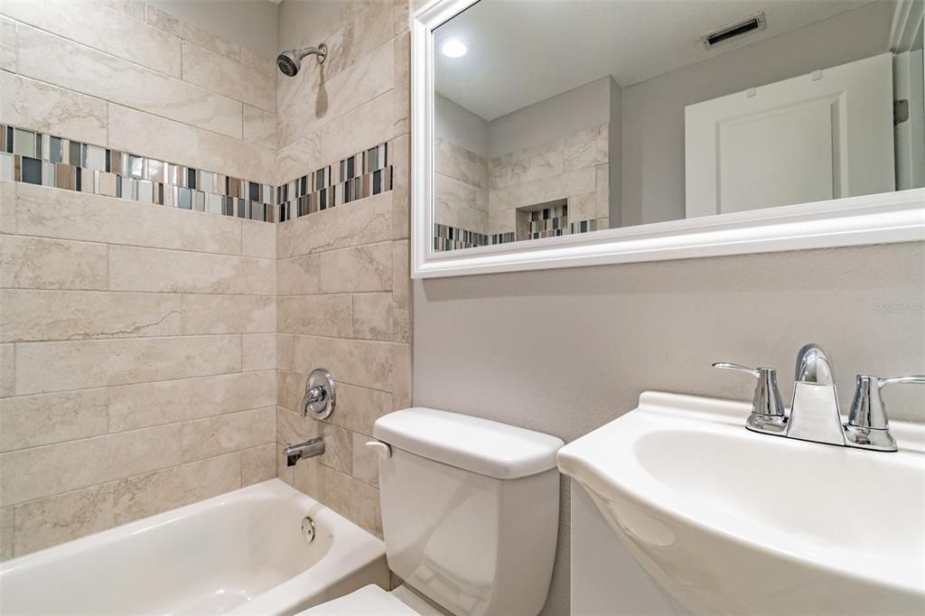 For Rent: $3,300 (3 beds, 2 baths, 1425 Square Feet)