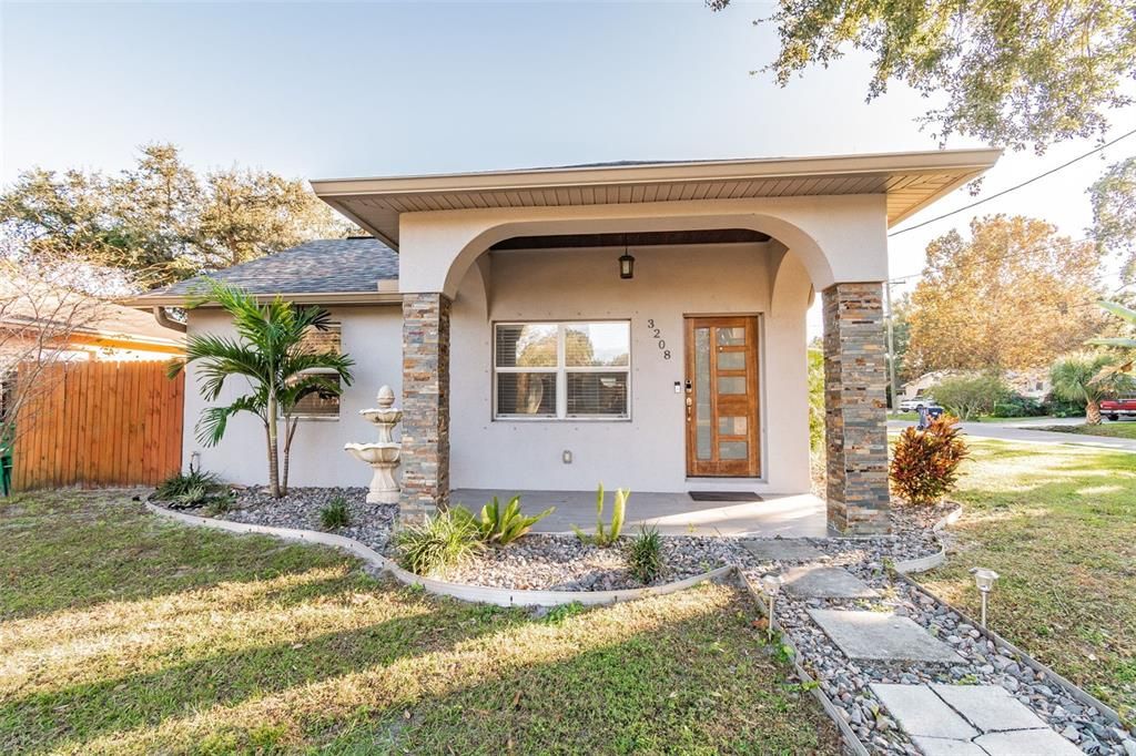 For Rent: $3,300 (3 beds, 2 baths, 1425 Square Feet)
