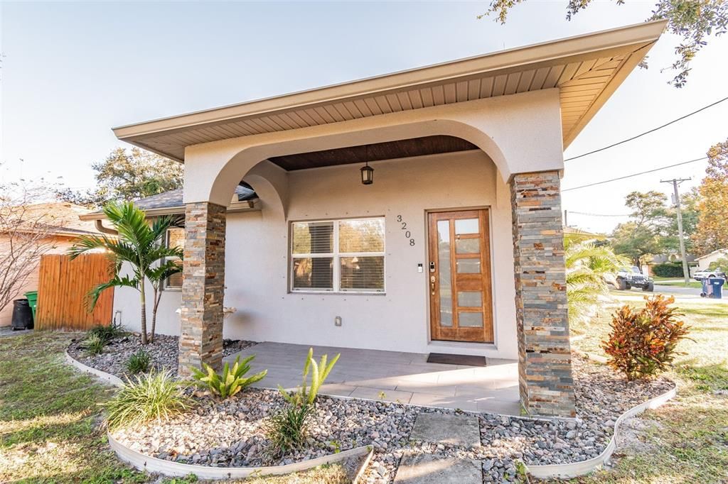 For Rent: $3,300 (3 beds, 2 baths, 1425 Square Feet)