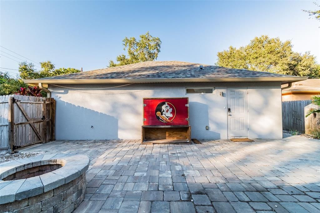 For Rent: $3,300 (3 beds, 2 baths, 1425 Square Feet)