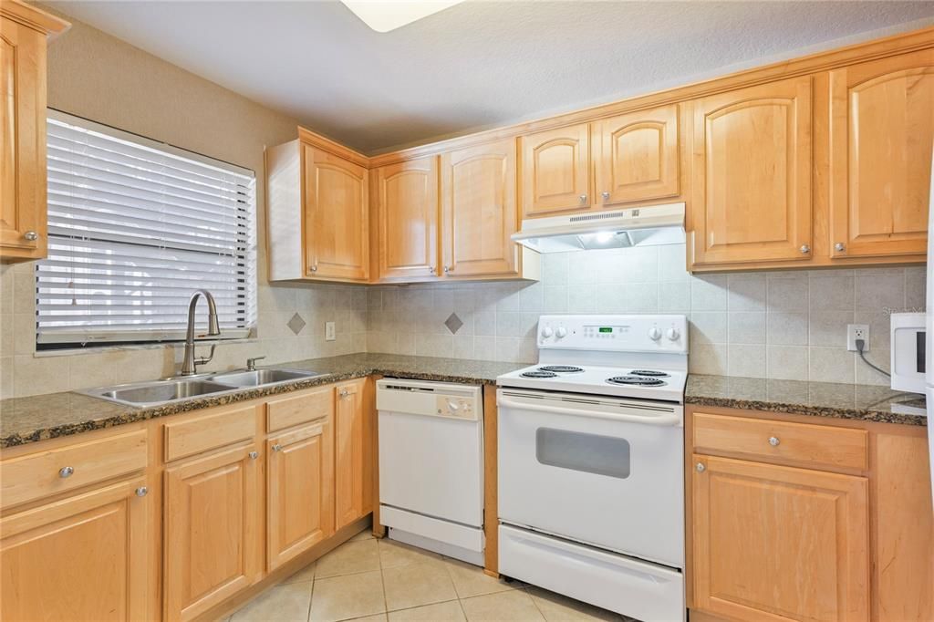 En Venta: $265,000 (2 camas, 2 baños, 1147 Pies cuadrados)