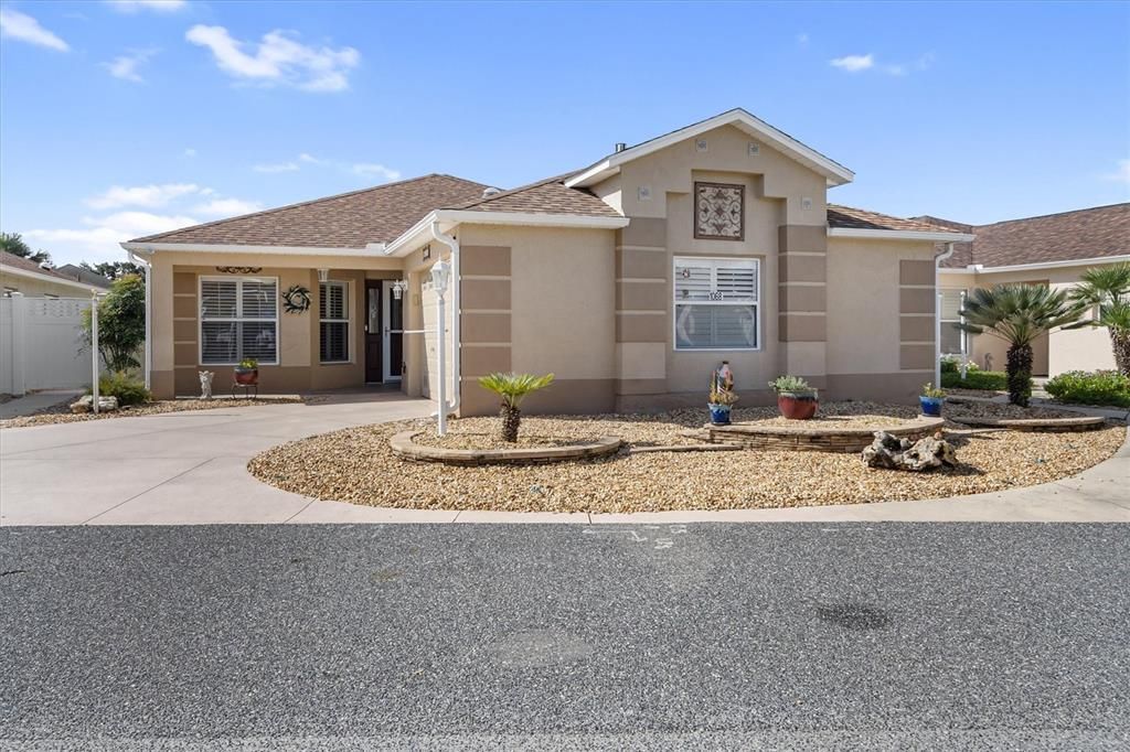 For Sale: $629,900 (3 beds, 2 baths, 1837 Square Feet)