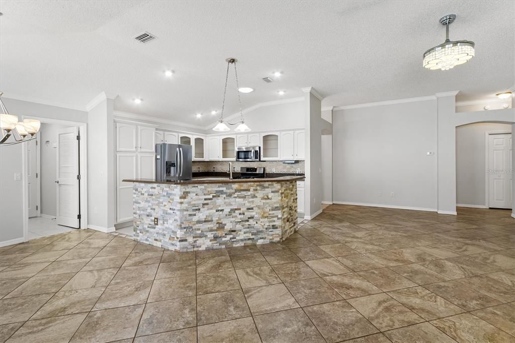 For Sale: $629,900 (3 beds, 2 baths, 1837 Square Feet)