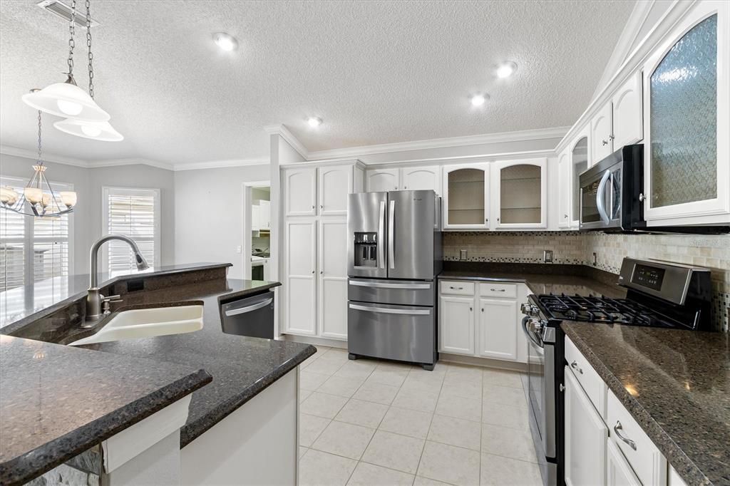 For Sale: $629,900 (3 beds, 2 baths, 1837 Square Feet)