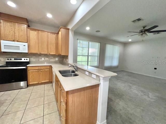 For Rent: $3,599 (5 beds, 3 baths, 3725 Square Feet)