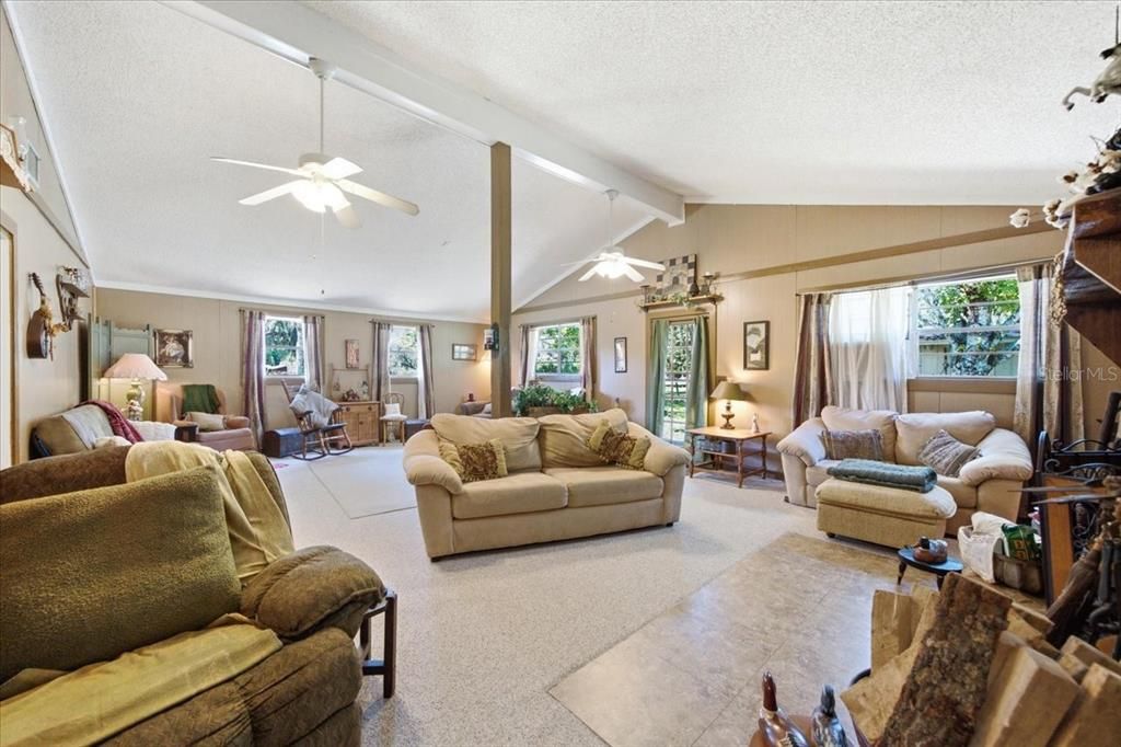 For Sale: $450,000 (3 beds, 2 baths, 1804 Square Feet)
