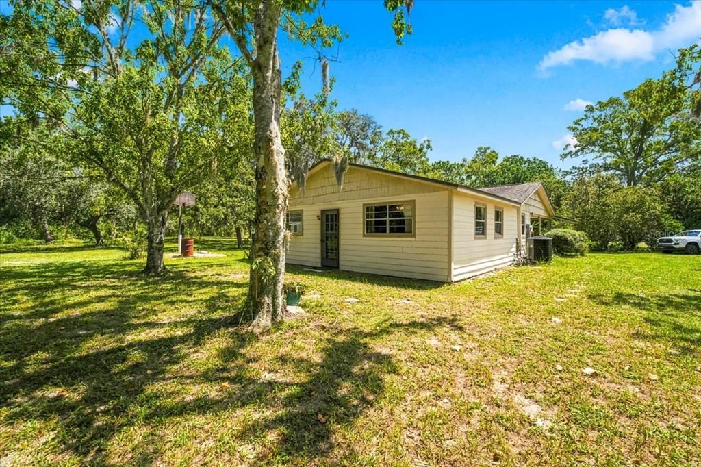 For Sale: $450,000 (3 beds, 2 baths, 1804 Square Feet)