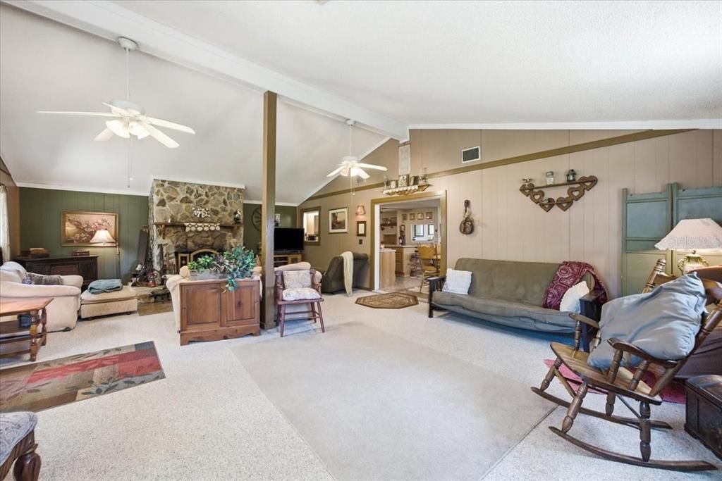 For Sale: $450,000 (3 beds, 2 baths, 1804 Square Feet)
