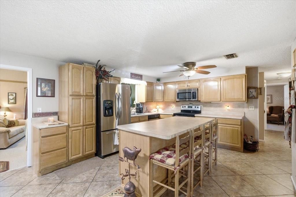 For Sale: $450,000 (3 beds, 2 baths, 1804 Square Feet)