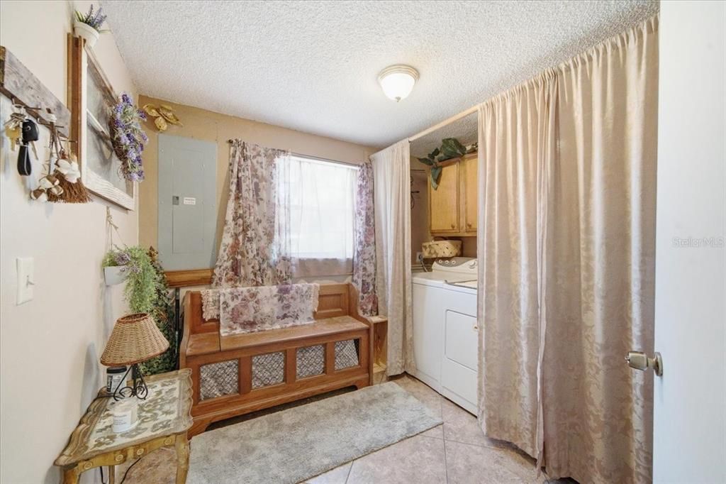 For Sale: $450,000 (3 beds, 2 baths, 1804 Square Feet)