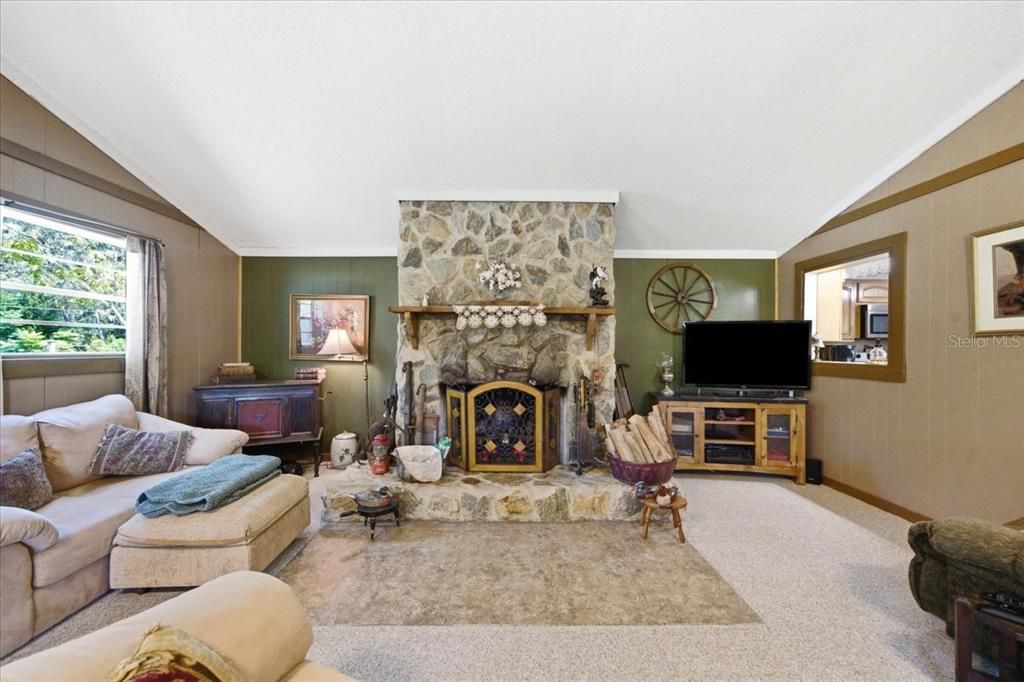 For Sale: $450,000 (3 beds, 2 baths, 1804 Square Feet)