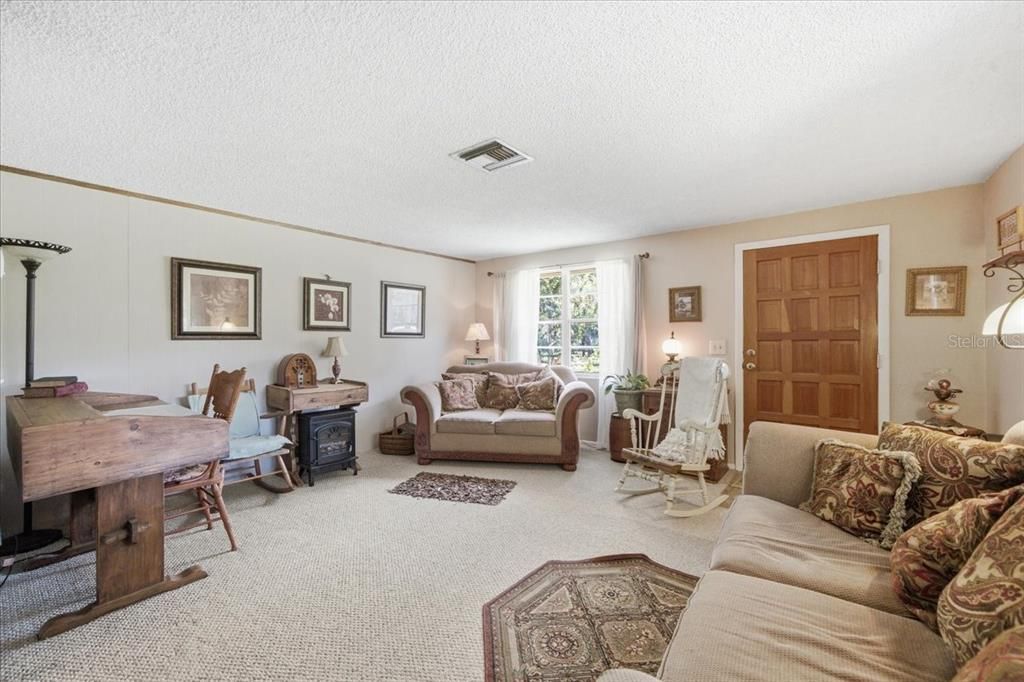For Sale: $450,000 (3 beds, 2 baths, 1804 Square Feet)