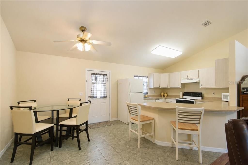 En Venta: $299,900 (3 camas, 2 baños, 1450 Pies cuadrados)