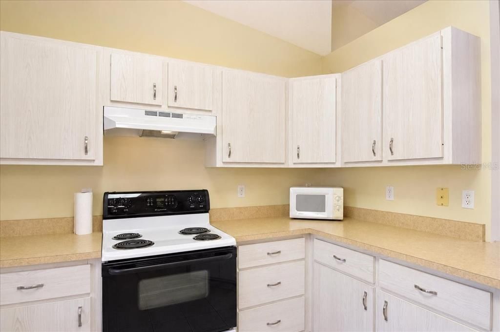 En Venta: $299,900 (3 camas, 2 baños, 1450 Pies cuadrados)