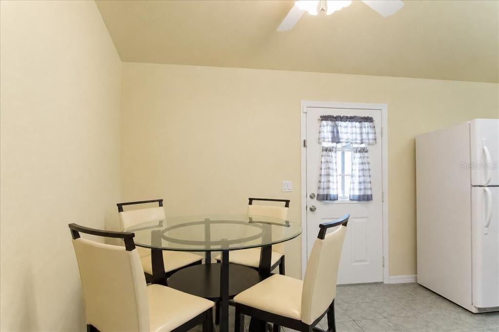 En Venta: $299,900 (3 camas, 2 baños, 1450 Pies cuadrados)