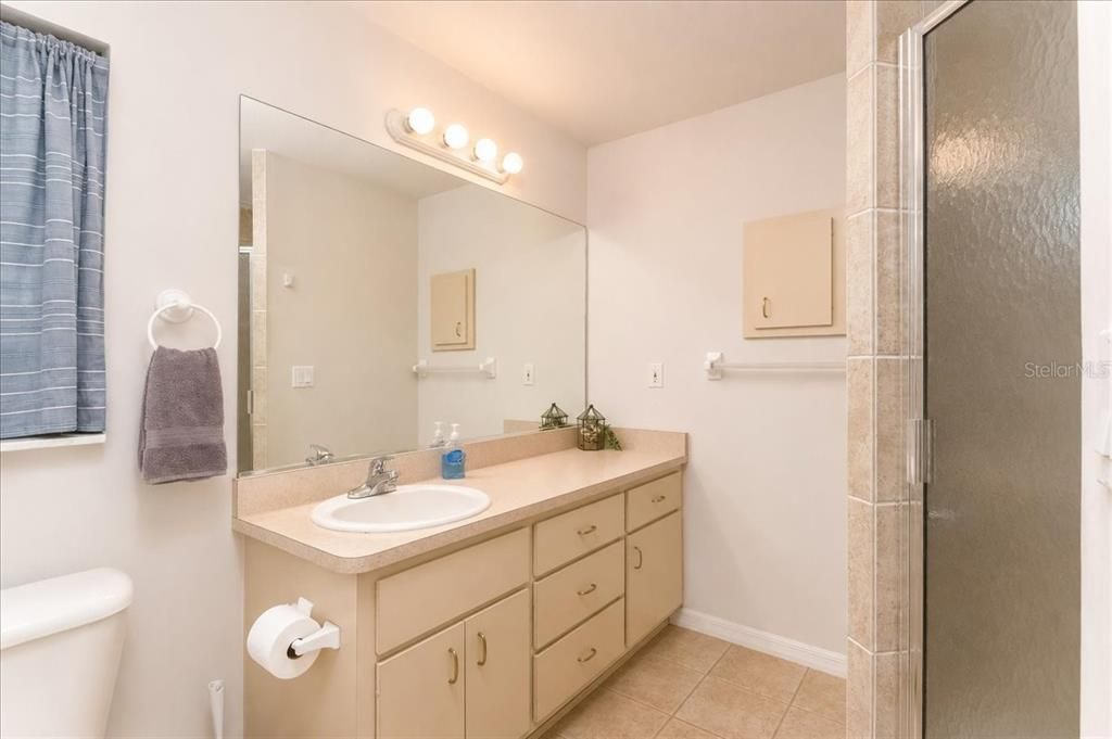 En Venta: $299,900 (3 camas, 2 baños, 1450 Pies cuadrados)