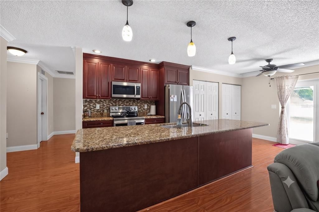 For Sale: $460,000 (3 beds, 2 baths, 1413 Square Feet)