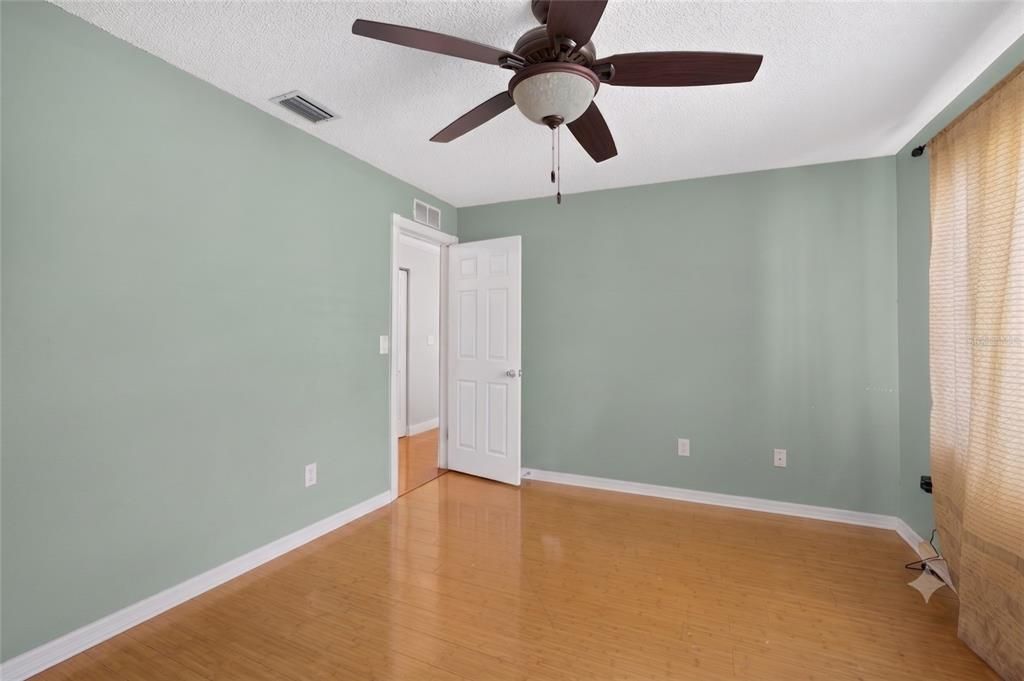 For Sale: $460,000 (3 beds, 2 baths, 1413 Square Feet)