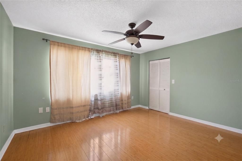 For Sale: $460,000 (3 beds, 2 baths, 1413 Square Feet)