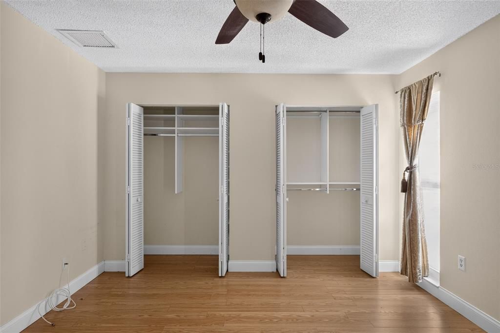 For Sale: $460,000 (3 beds, 2 baths, 1413 Square Feet)