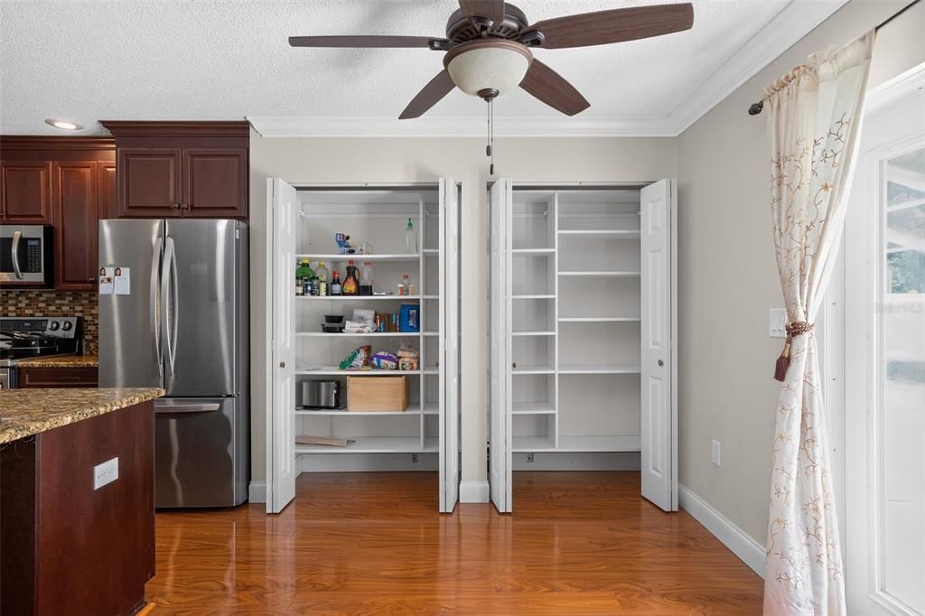 For Sale: $460,000 (3 beds, 2 baths, 1413 Square Feet)