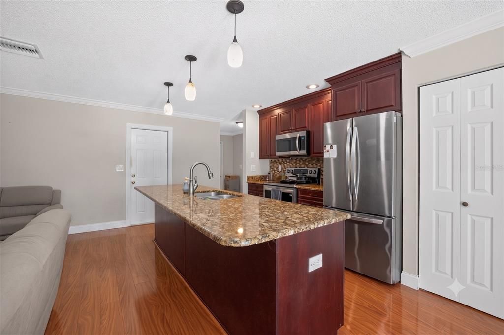 For Sale: $460,000 (3 beds, 2 baths, 1413 Square Feet)