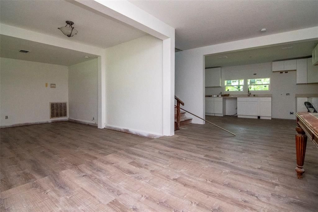 На продажу: $299,000 (4 спален, 3 ванн, 2898 Квадратных фут)