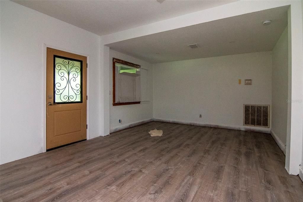 На продажу: $299,000 (4 спален, 3 ванн, 2898 Квадратных фут)