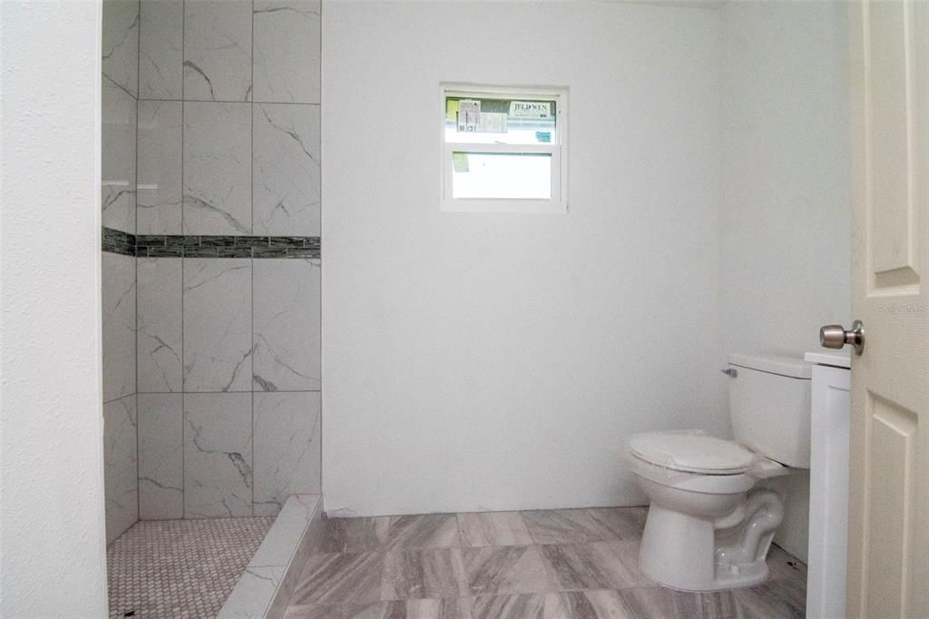 На продажу: $299,000 (4 спален, 3 ванн, 2898 Квадратных фут)