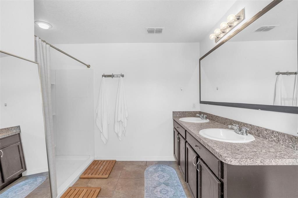 En Venta: $419,999 (4 camas, 2 baños, 2265 Pies cuadrados)