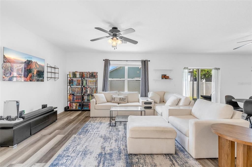 En Venta: $419,999 (4 camas, 2 baños, 2265 Pies cuadrados)