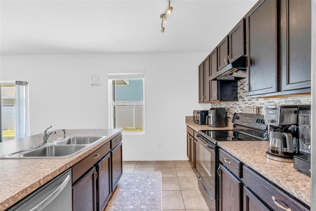 En Venta: $419,999 (4 camas, 2 baños, 2265 Pies cuadrados)