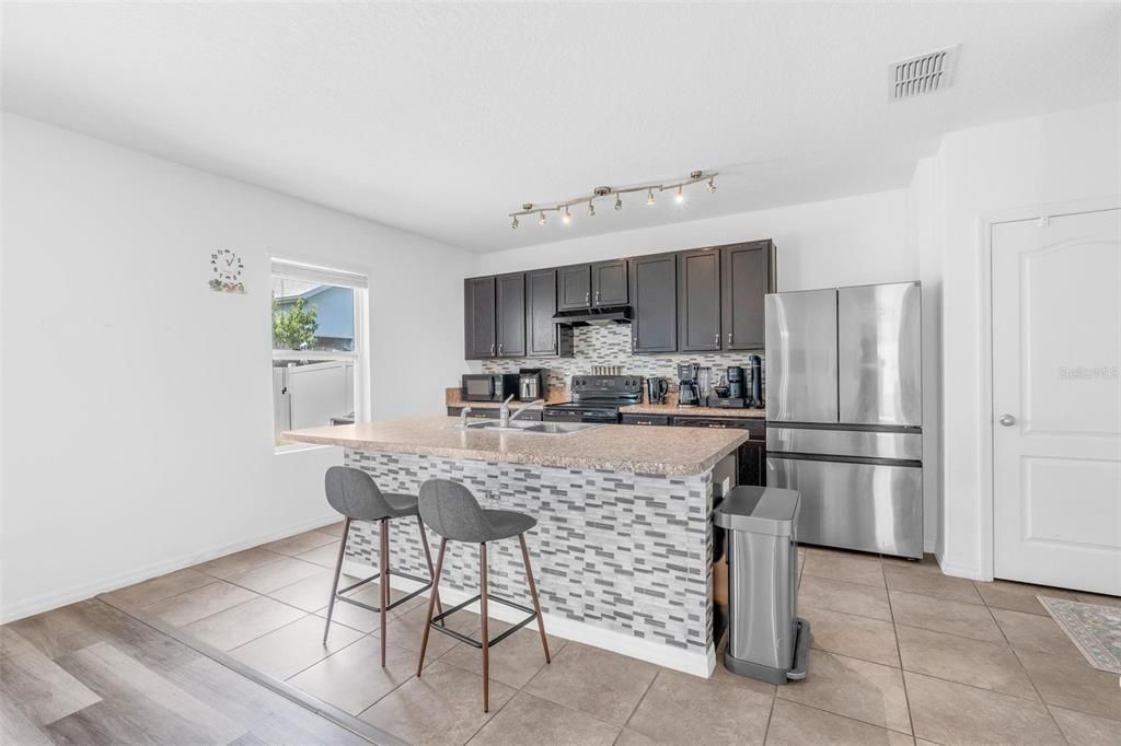 En Venta: $419,999 (4 camas, 2 baños, 2265 Pies cuadrados)