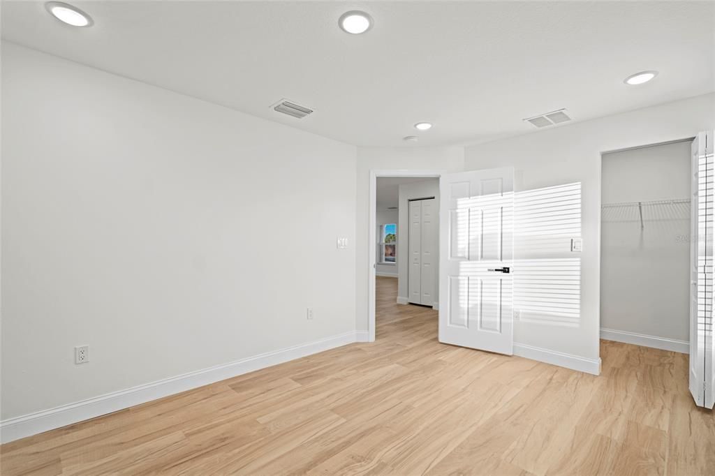 For Sale: $389,900 (3 beds, 2 baths, 1598 Square Feet)