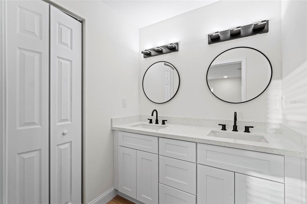 For Sale: $389,900 (3 beds, 2 baths, 1598 Square Feet)
